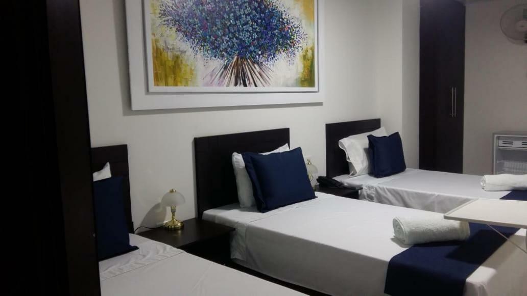 Hotel Giron Plaza Ngoại thất bức ảnh